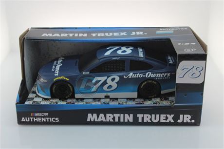 Martin Truex Jr 2018 Auto Owners Insurance 1:24 Nascar Authentics