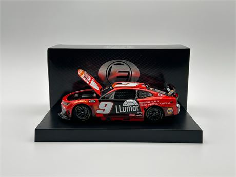 Chase Elliott 2025 LLumar 1:24 Elite Nascar Diecast